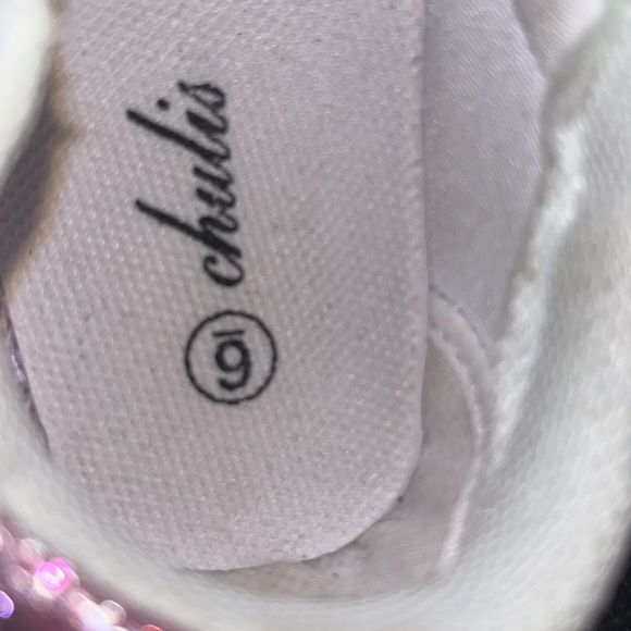 Purple unicorn size 6 with black lashes - Picture 6 of 6